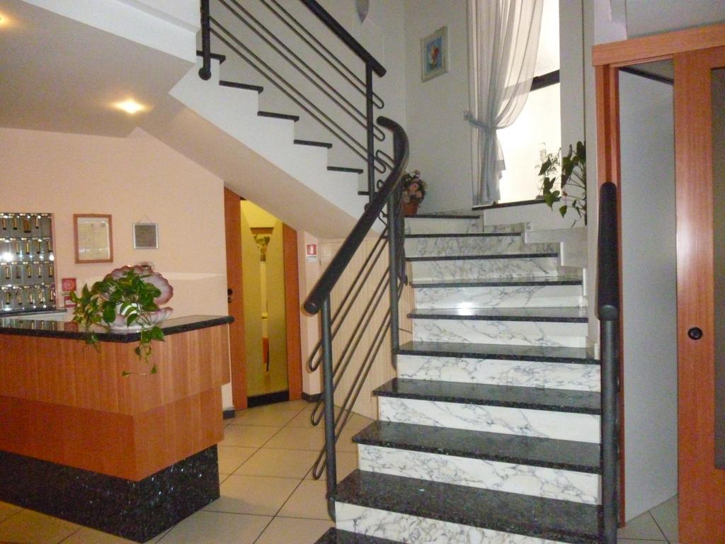 Hotel Basilea بيلاريا-إيجيا مارينا المظهر الخارجي الصورة