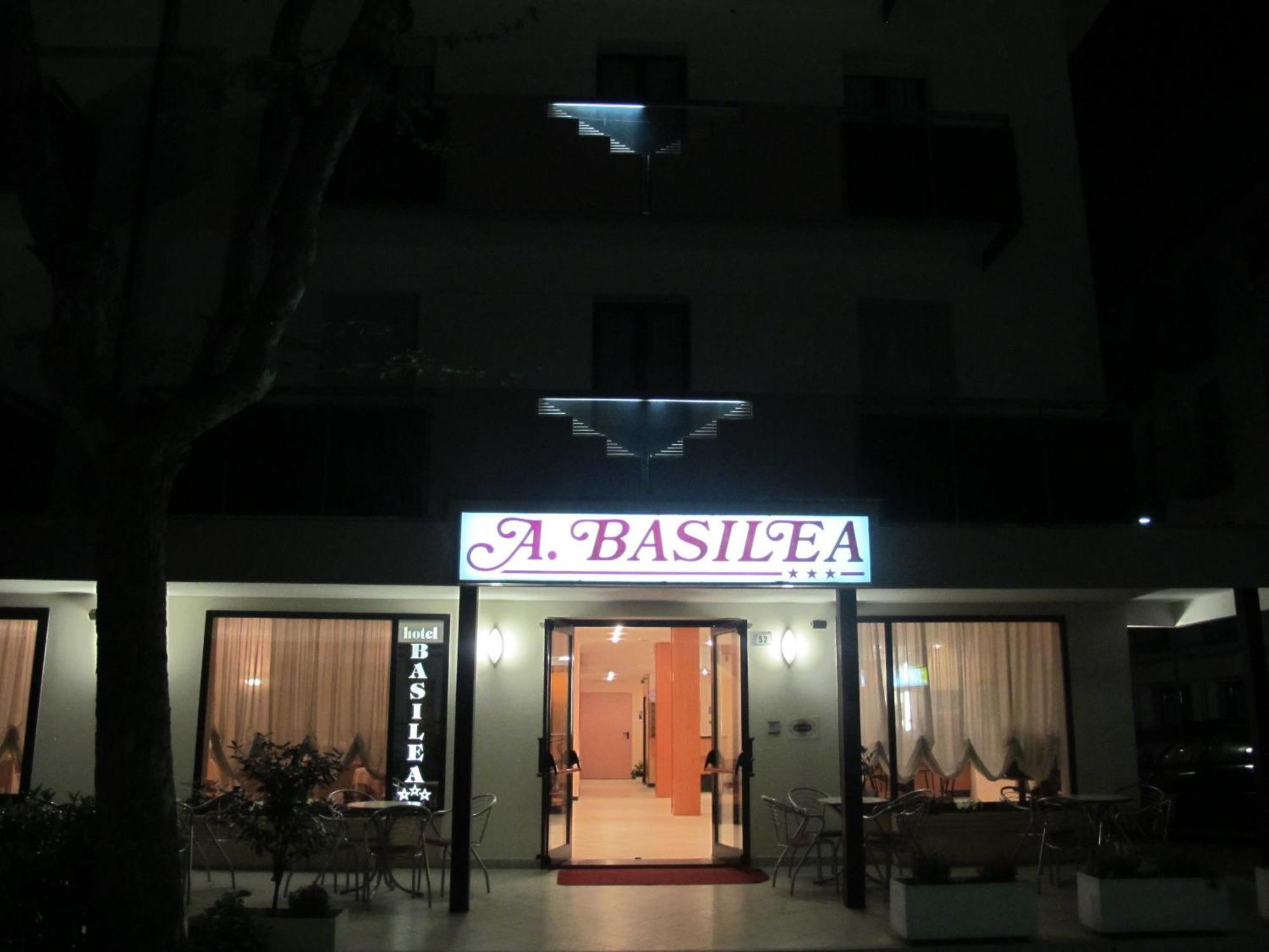 Hotel Basilea بيلاريا-إيجيا مارينا المظهر الخارجي الصورة