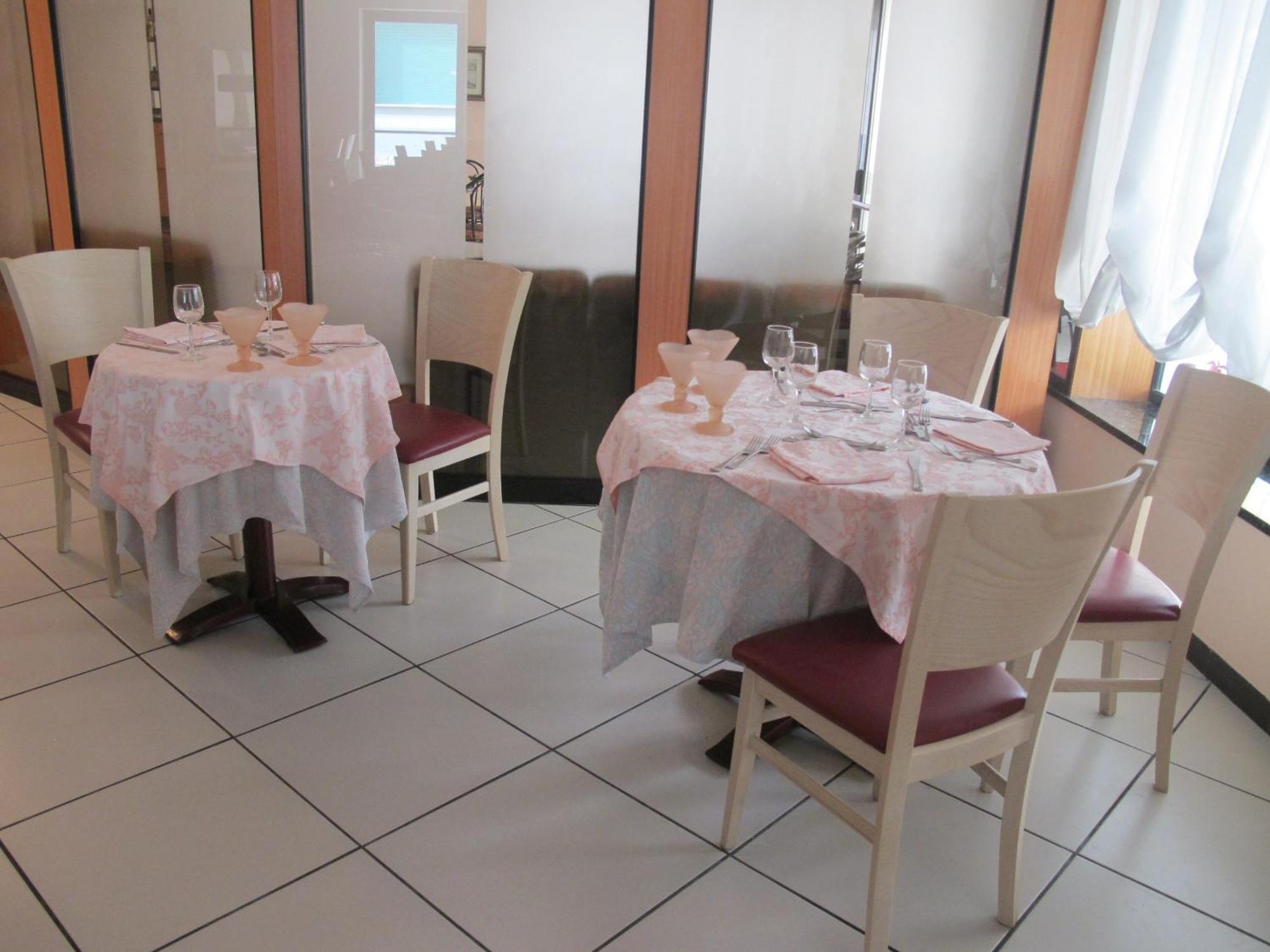 Hotel Basilea بيلاريا-إيجيا مارينا المظهر الخارجي الصورة