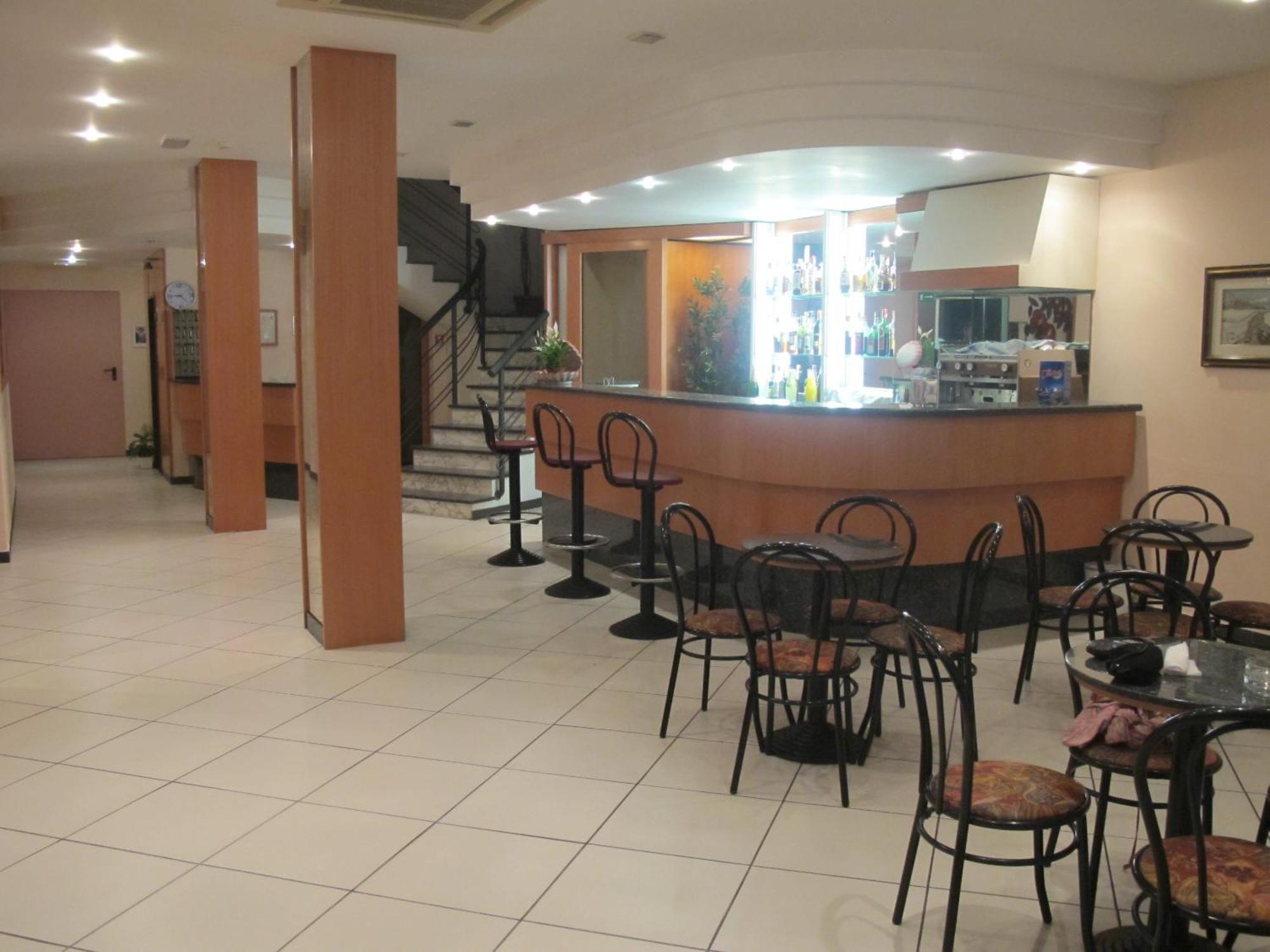 Hotel Basilea بيلاريا-إيجيا مارينا المظهر الخارجي الصورة
