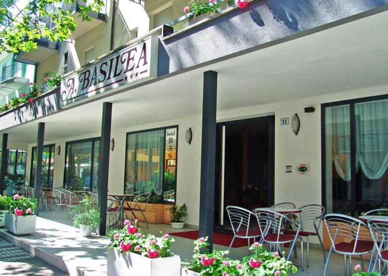 Hotel Basilea بيلاريا-إيجيا مارينا المظهر الخارجي الصورة