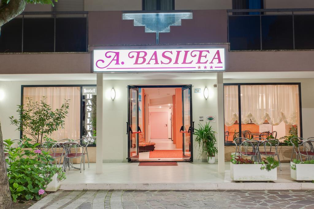 Hotel Basilea بيلاريا-إيجيا مارينا المظهر الخارجي الصورة