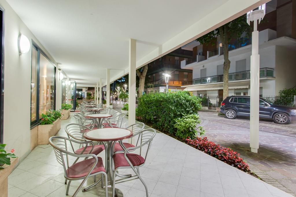 Hotel Basilea بيلاريا-إيجيا مارينا المظهر الخارجي الصورة