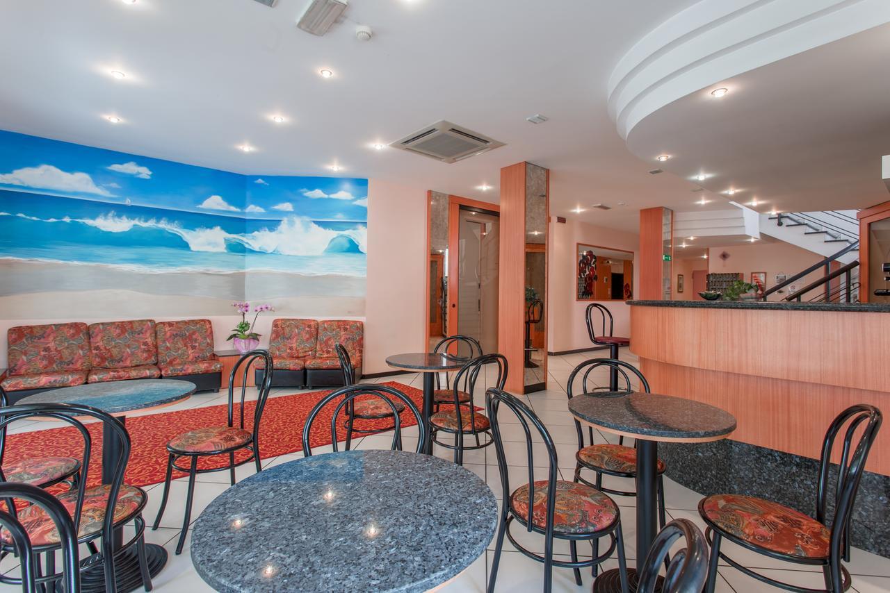 Hotel Basilea بيلاريا-إيجيا مارينا المظهر الخارجي الصورة